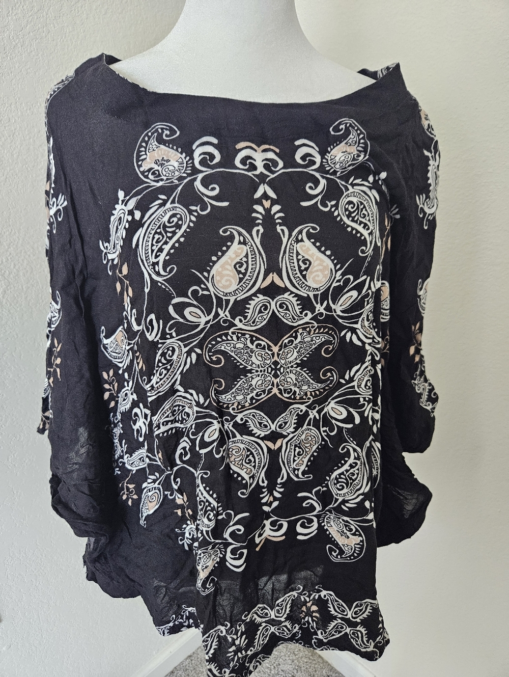 Chico's Black and White Embellished 3/4 Sleeve Blouse